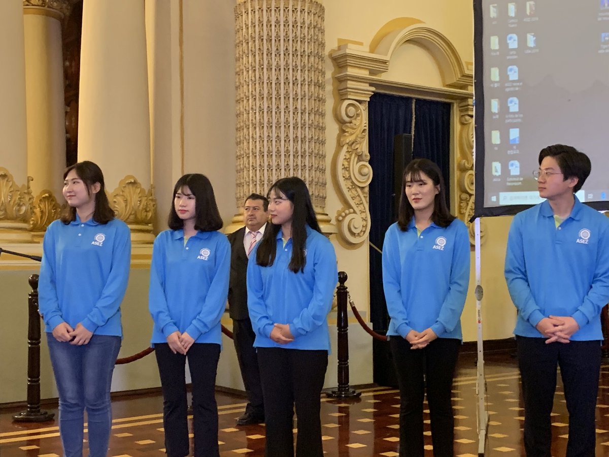 soyalerojas's tweet photo. Hace 3 semanas tuve el gusto de conocer sobre la labor que viene realizando la organización ASEZ WAO, un grupo de voluntariado global conformado por jóvenes que, en coordinación con la ONU, contribuyen a cumplir con los #ODS. Loable labor. https://t.co/JwOmQhtoa7