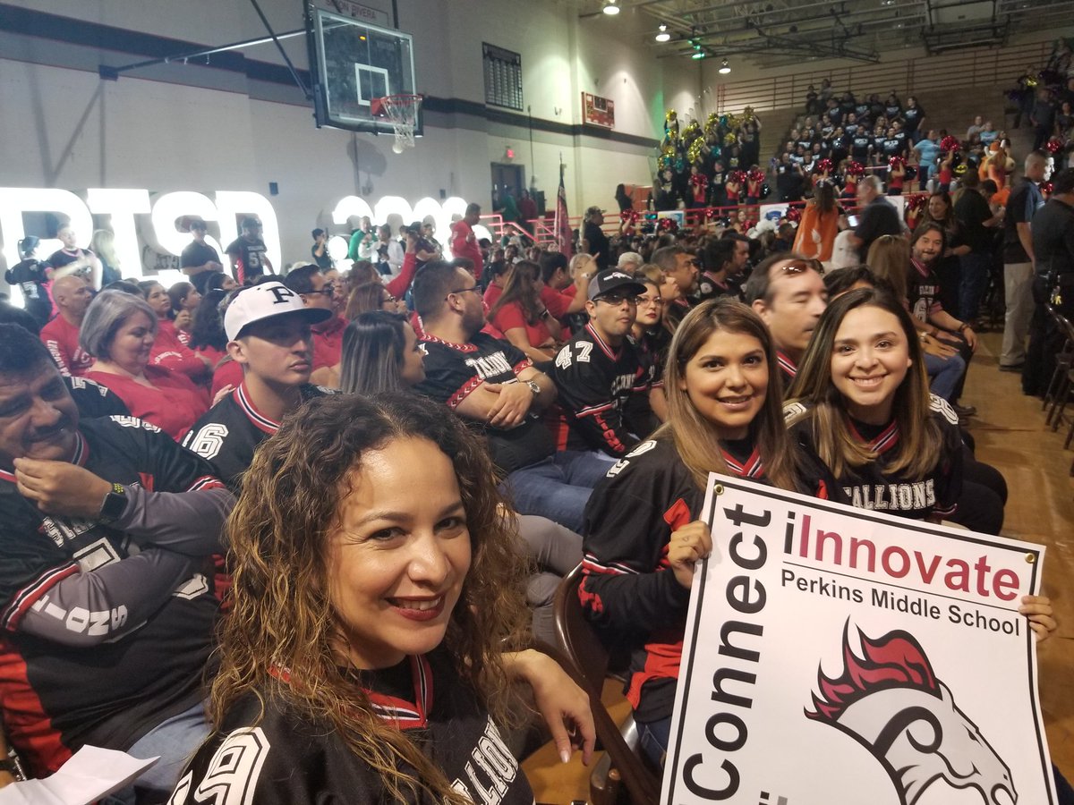 RolandoPineda20's tweet photo. BACK TO SCHOOL RALLY!!!
@nledezma046 @Bea3140 @MrChong_11 @MrsGomez1003 @mrsmellyrod https://t.co/qRdyI87MDT