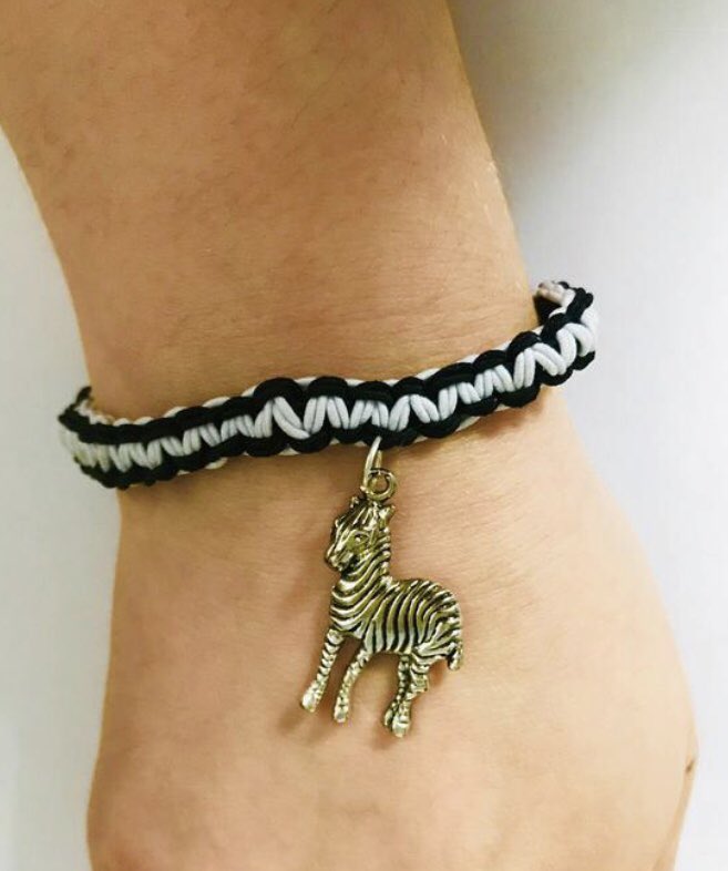 Invisible illness / EDS awareness bracelet.
£6.99 free U.K. delivery. International delivery available. Add an initial on the back for an extra £1
etsy.com/uk/listing/726…
#chronicillness #EhlersDanlosSyndrome #EhlersDanlos #eds #invisibleillness #awarenessbracelet