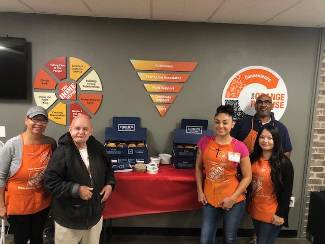 VOA1003's tweet photo. 1003 VOA keeping our associates fueled with bagels on a fun Friday! #takingcareofourassociates #PacNorthProud #1003theview @KevinBaum5 @c_lorenzana1003 @efra1003 @Special_K_1003 @sharman_kim https://t.co/VLuwikHR6g