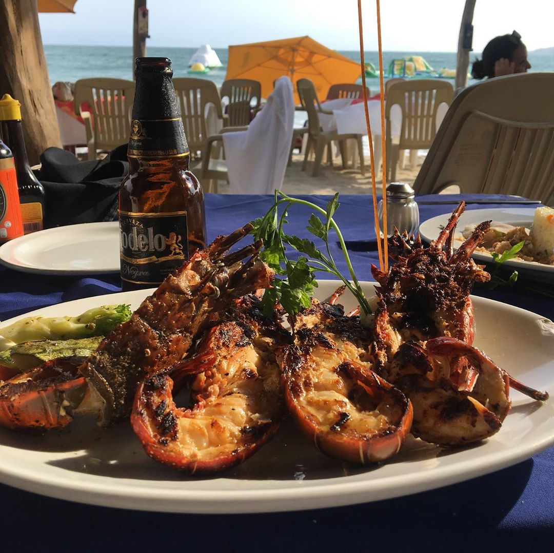 MarYSolRestBar's tweet photo. The best lobster house ever! When you come? We miss you amigos!
pic: @tizha79 
.
.
.
.
.
.
.
.
.
.
.
#photofan #fotofan #picoftheday #beachlife #beachday #marysol #bucerias #vallarta #puertovallarta #lobsterhouse #seafood #foodporn # https://t.co/i6ol0jrJrL