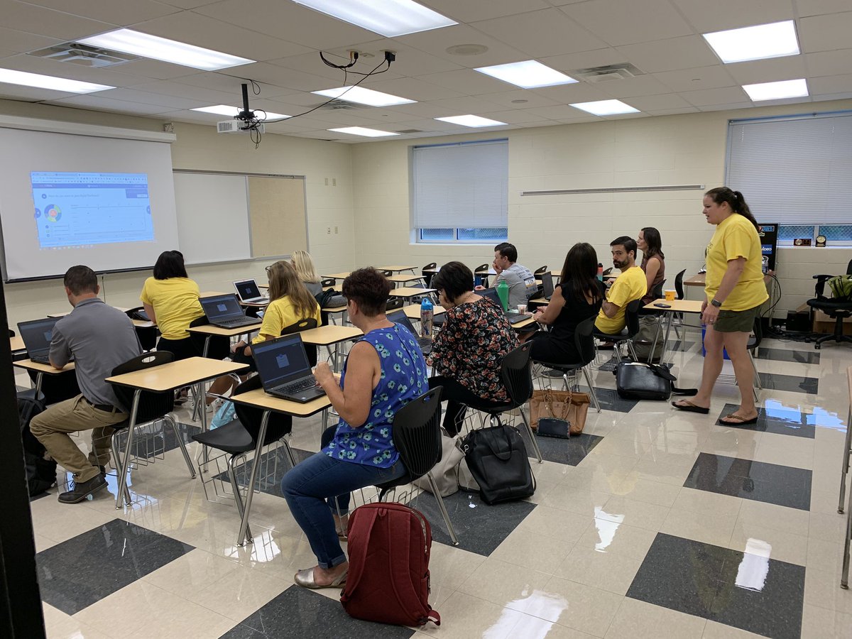 EdTechSmith's tweet photo. Mad skillz today from the Ellis Ladies! Like mother, like daughters... they all shared their excitement with others. Lead Learners and natural born teachers... they never disappoint. @Mrs_Ellis_  #rledtech19 @rlschools @DAISCommunity #weezie https://t.co/DaUZQya7h6