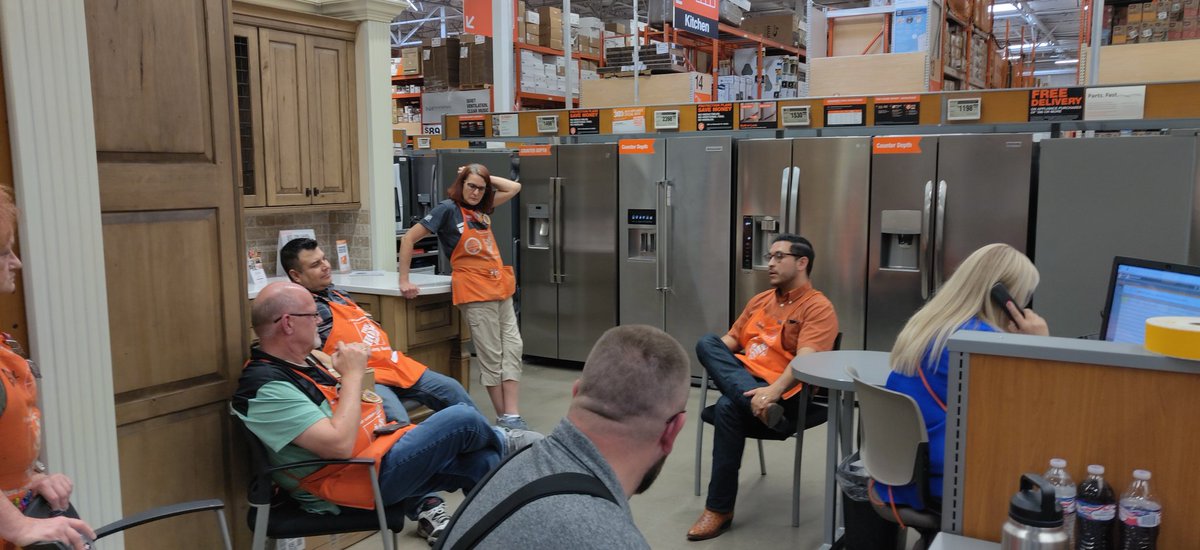 thd_steveb's tweet photo. Daniel from HDI conducting a class on Kitchen makeovers for our specialty tuesday ! Knowledge is power ! #441pride #D287wearethebar @RAttuso @THD_Stephanie @jensenicole1 @rebekahbunn5 @DHRM_mjackson @fredliv40 https://t.co/MpFLmQqNP0