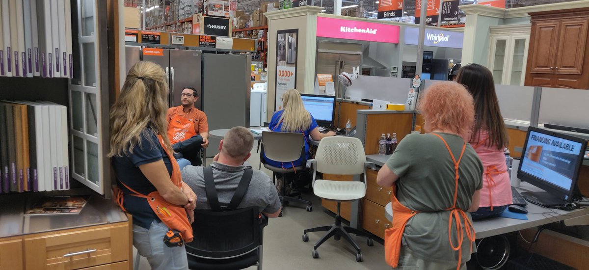 thd_steveb's tweet photo. Daniel from HDI conducting a class on Kitchen makeovers for our specialty tuesday ! Knowledge is power ! #441pride #D287wearethebar @RAttuso @THD_Stephanie @jensenicole1 @rebekahbunn5 @DHRM_mjackson @fredliv40 https://t.co/MpFLmQqNP0