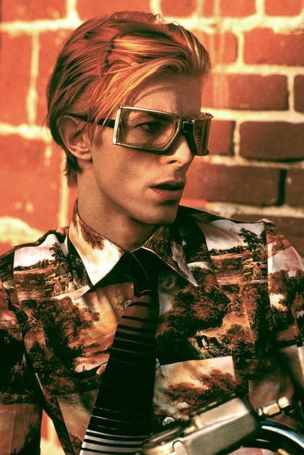 crockpics's tweet photo. David Bowie, 1976. Photo by Steve Schapiro. https://t.co/YEv7NZcPwp