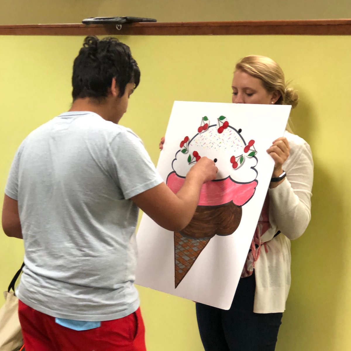 RCSLearningCtr's tweet photo. Pin the cherry on the ice cream! #summerspiritweek #connectforacause https://t.co/Qov5brAxWY