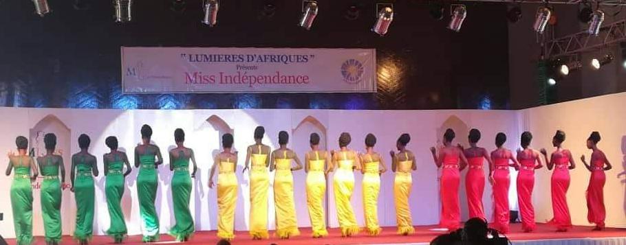 MissIndepCG's tweet photo. Les candidates-miss indépendance sont en plein #casting💃 dans la salle de banquet du palais des Congrès. C'est ce soir que sortira l'adolescente la plus belle👸 du Congo🇨🇬. Elle succédera à Natanaelle Christie Elinga actuelle détentrice de la couronne d'honneur 👑. https://t.co/MxFoLL7WnV