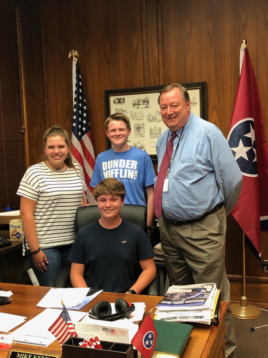 CornersvilleHS's tweet photo. Thank you to County Mayor @MikeKeny3 for meeting with our students today to discuss our ACT prep #bulldogproject21. Also discussed any student in need of community service hours for TN Promise to come Saturday to Horton Park for the Duck River Cleanup! https://t.co/zOSNd9P0nL