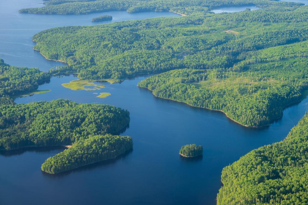 Средняя глубина озера онтарио. Озеро Онтарио Канада. Онтарио озеро Шепель. Озеро сердце Онтарио Канада. Озеро сердце Онтарио Канада осень.