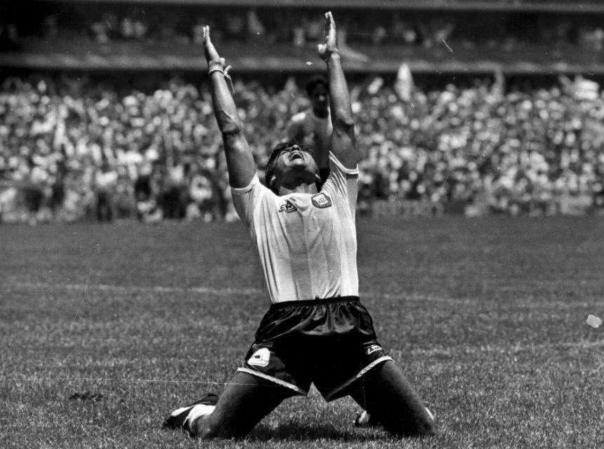 Volà alto viejo querido, vivirás eternamente en nuestros corazones!, gracias por todo lo que me diste y me enseñaste, disfrute de tus logros y verte jugar pero más disfruté lo gran tipo que fuiste...., te abrazo con el alma QEPD ❤️✨