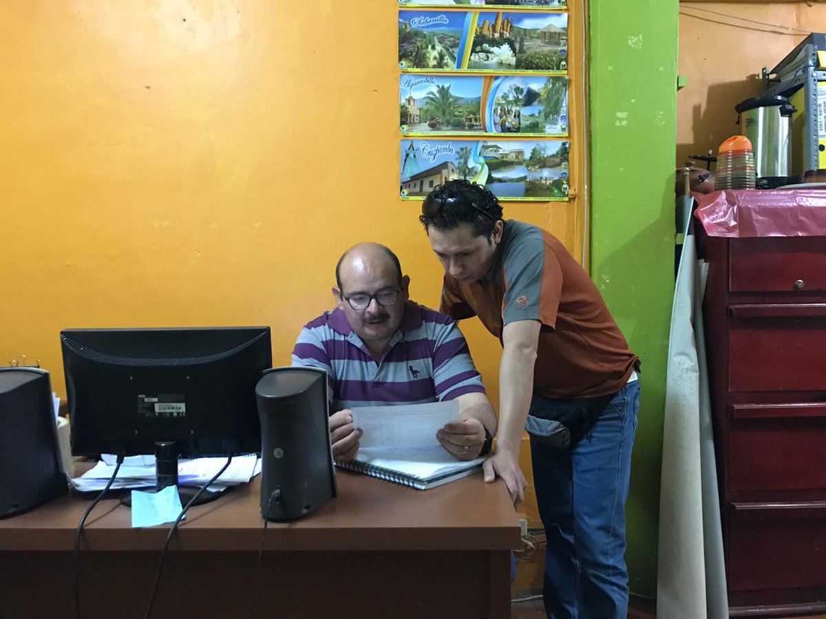 FORAGUA's tweet photo. #AreasDeConservación| Alcalde @OswaldoRomanC y su equipo del @MunicipioCelica  trabaja con nosotros para establecer áreas de #conservación cantonal de #29mil ha que incluye todas las #FuentesDeAgua y  20000 ha de #BosquesNativos. 
Con al apoyo de #PROAmazoniaEC #MAE #PNUDEcuador https://t.co/QMvlWNvAwS