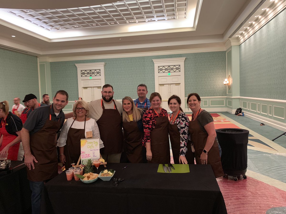 JStorrs91's tweet photo. Winner Winner team 5 with the West’s own @Danit12 @karenabrahamHRD nailed it! salsa and margaritas (alcohol free) were amazing. Congrats to all the teams...such a hard decision. #METForum #SquadGoals https://t.co/R4faWlL8g5