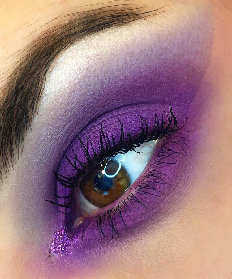 CPpinkmagic's tweet photo. Lots of purple! 💜
#makeup #makeupaddict #thelist #EyeCandy https://t.co/nqYcXCvlTn