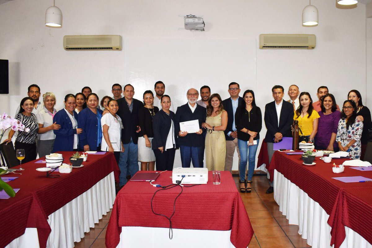 ceiimt's tweet photo. Experiencias cómo estás en las que se comparte conocimiento es una de nuestras tareas, para hacer de nuestro servicio un servicio humano, con compromiso social y ético a favor de nuestros pacientes. https://t.co/rBodbJVLwH