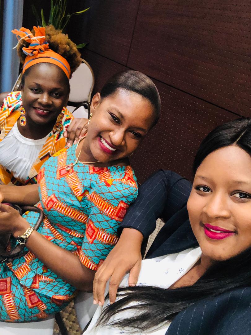 Maria2Jes's tweet photo. La consultation des jeunes de #Beijing25 est aussi une opportunité de rencontrer des jeunes dynamique qui impactent leur communauté d'une façon ou d'une autre. J'y ai rencontré une soeur @HalatouD . 
#GenerationEqualityAfrica #Abidjan #EntrEl https://t.co/c5d1m6TTkB