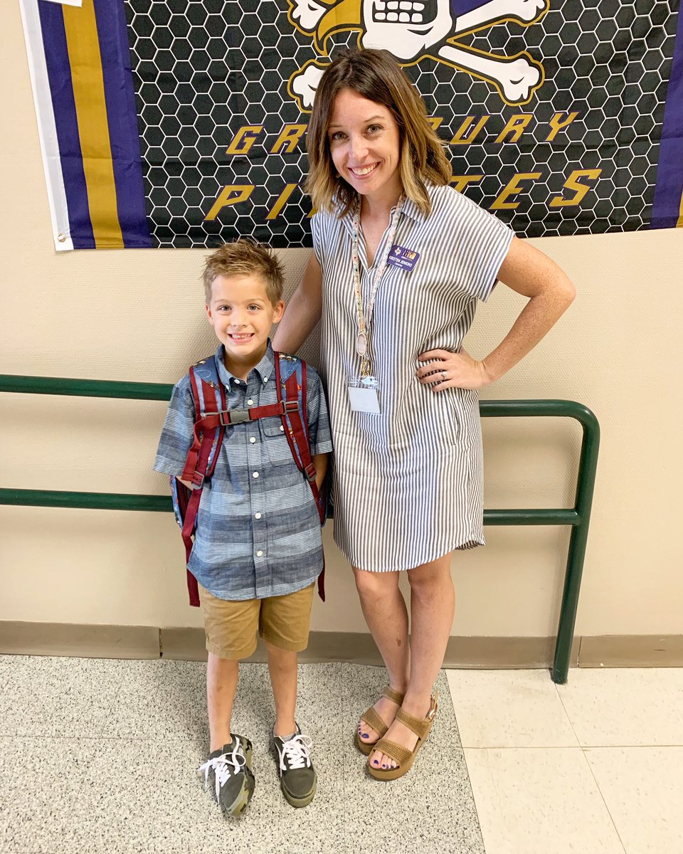 mambrinolibrary's tweet image. #GISD1stDay for the both of us! #firstgrader #librarian #mambrino 
We both had the BEST first day today! Mambrino is truly the best! 💜