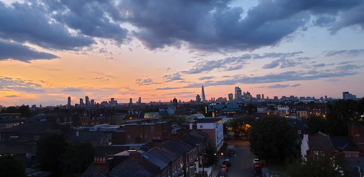 KokHwaLie's tweet photo. London, I love you!! #theshard #shard #shardlondon #londonskyline #skyline @frankspeckham #frankscafe #london #actor #actorslife #workingactor #travel #peckham #drinks #rooftop #rooftopbar https://t.co/Y5ao327vWL