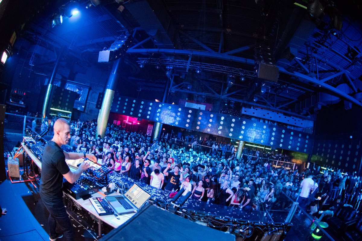 GOttaviani's tweet photo. Vancouver the other day was something else 🔥🔥🔥🔥🔥
@davischu
@solidevents
@harbour_vancity https://t.co/1BEGcnVtZd