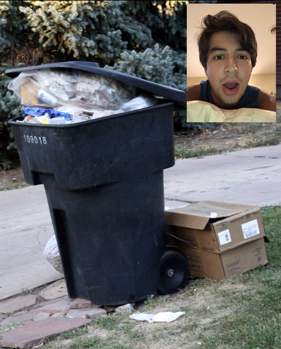 Lzz8000's tweet photo. Finally texted my number neighbor and you wouldn’t believe who it was https://t.co/tJYUiK5Qkh
