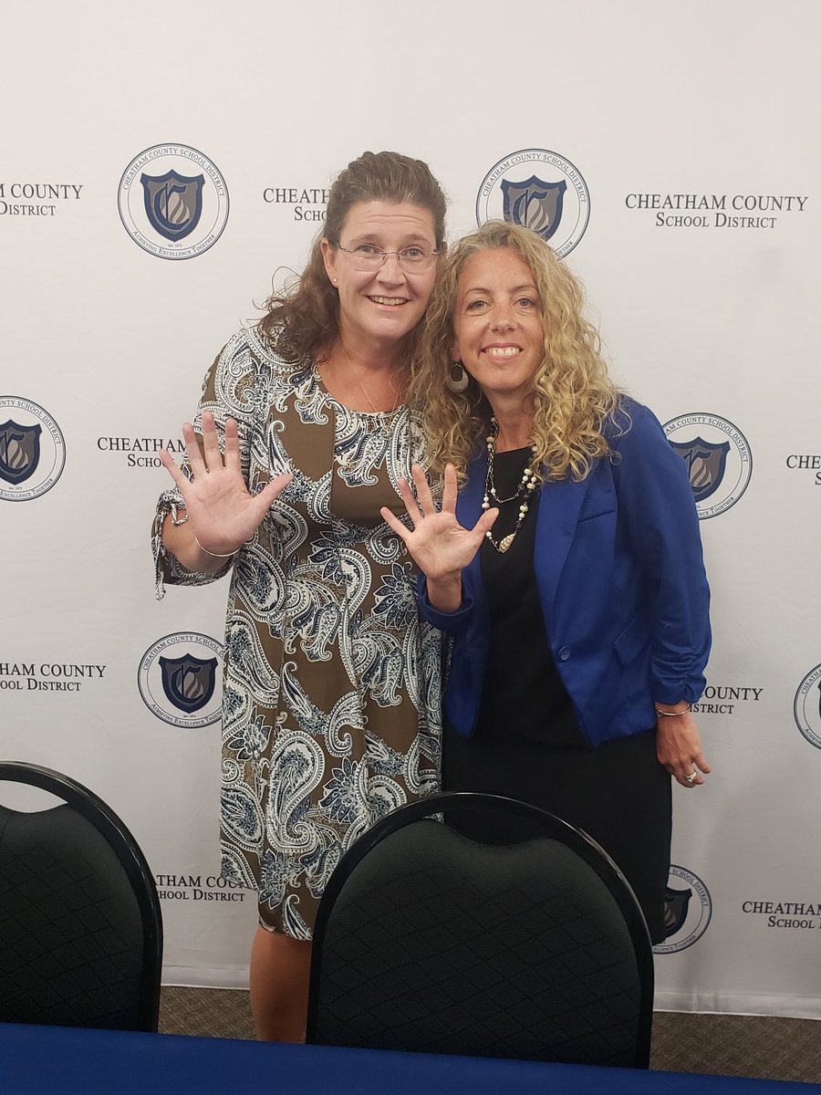KnightsSms's tweet photo. BREAKING NEWS!! @KnightsSms is a Level 5 school for growth! @RmillerM1 &amp; @mbatson3, accepted on behalf of SMS &amp; celebrated w/ @PVES_Panthers @JasonPierschba2, @shs_sycpride @DawnwenningDawn &amp; @AdrianBaker27, &amp; @Principalb14 &amp; @cathypetreebeck 
#ccsdtn
#CheathamMAGIC https://t.co/QCCXcWomFn