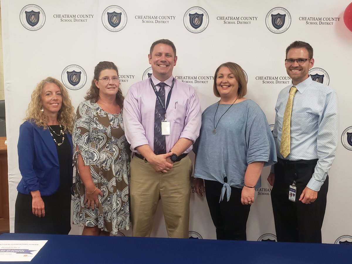 KnightsSms's tweet photo. BREAKING NEWS!! @KnightsSms is a Level 5 school for growth! @RmillerM1 &amp; @mbatson3, accepted on behalf of SMS &amp; celebrated w/ @PVES_Panthers @JasonPierschba2, @shs_sycpride @DawnwenningDawn &amp; @AdrianBaker27, &amp; @Principalb14 &amp; @cathypetreebeck 
#ccsdtn
#CheathamMAGIC https://t.co/QCCXcWomFn