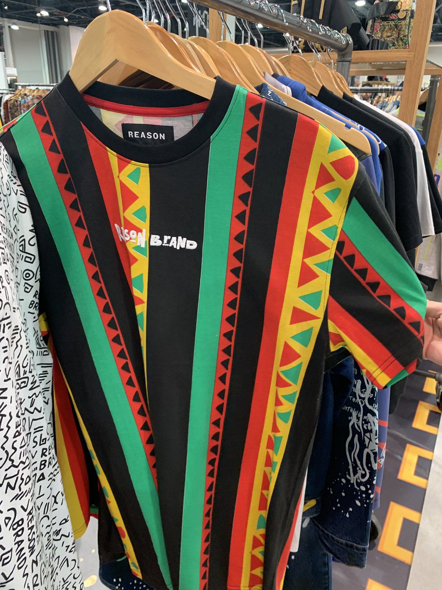 KristenClassi's tweet photo. 90’s prints and colors still going strong! #Magic2019 @npdstyle @npdgroup https://t.co/KjRVEsPaW7