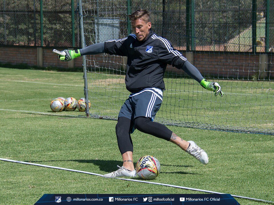 MillosFCoficial's tweet photo. #DiaInternacionalDelZurdo 🔵⚪️

@Mayer10oficial @gabifernandez10 @nicovikonis27 https://t.co/UEdKccnY1T