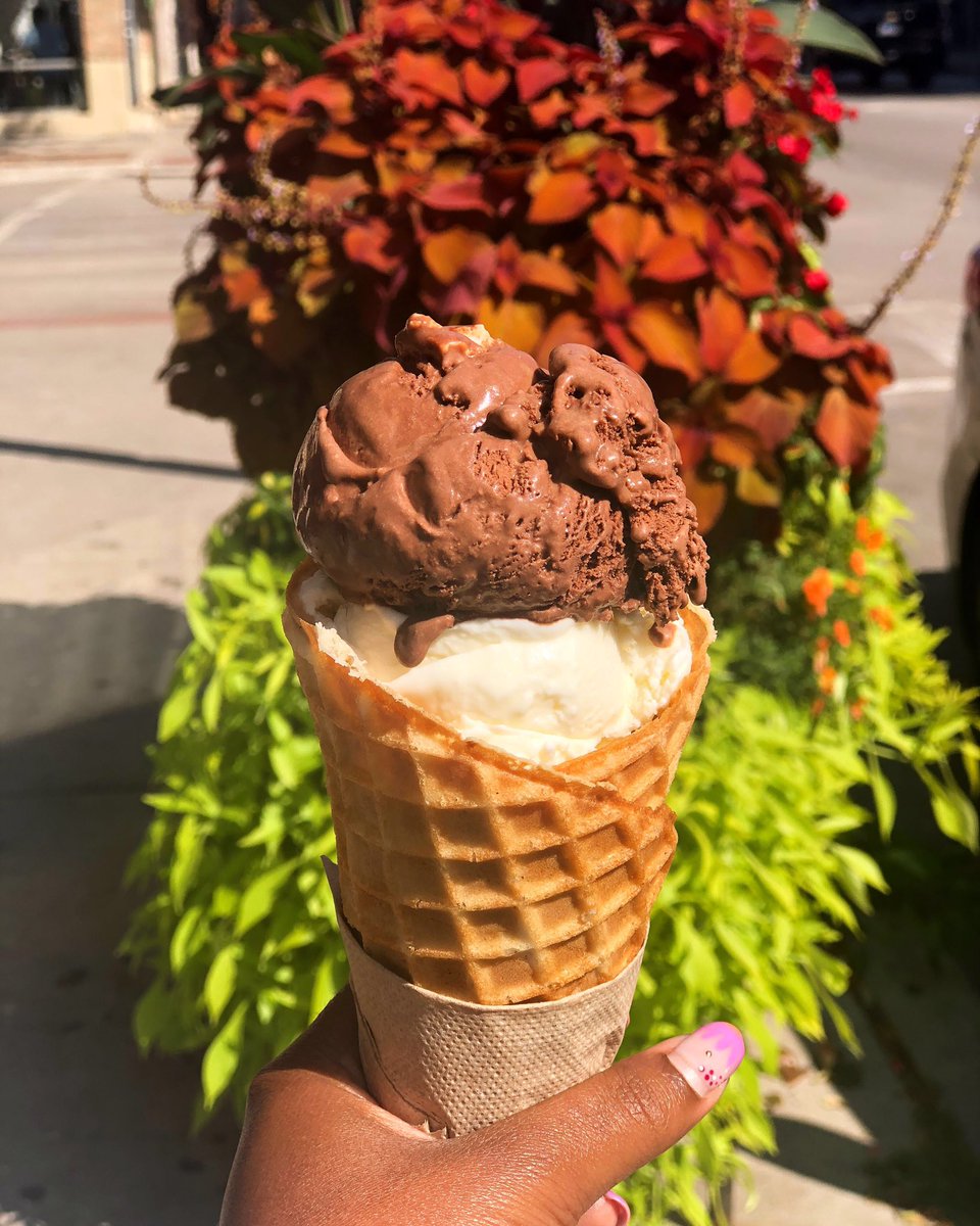 cleicecream's tweet photo. ICE CREAM FACT! It takes 12 gallons of milk to make 1 gallon of ice cream! Cleveland’s Ice Cream Crawls calls for a lot of milk! 

Check the link in the bio to get your tickets today because we only have 6 left! https://t.co/Vwe140PCch