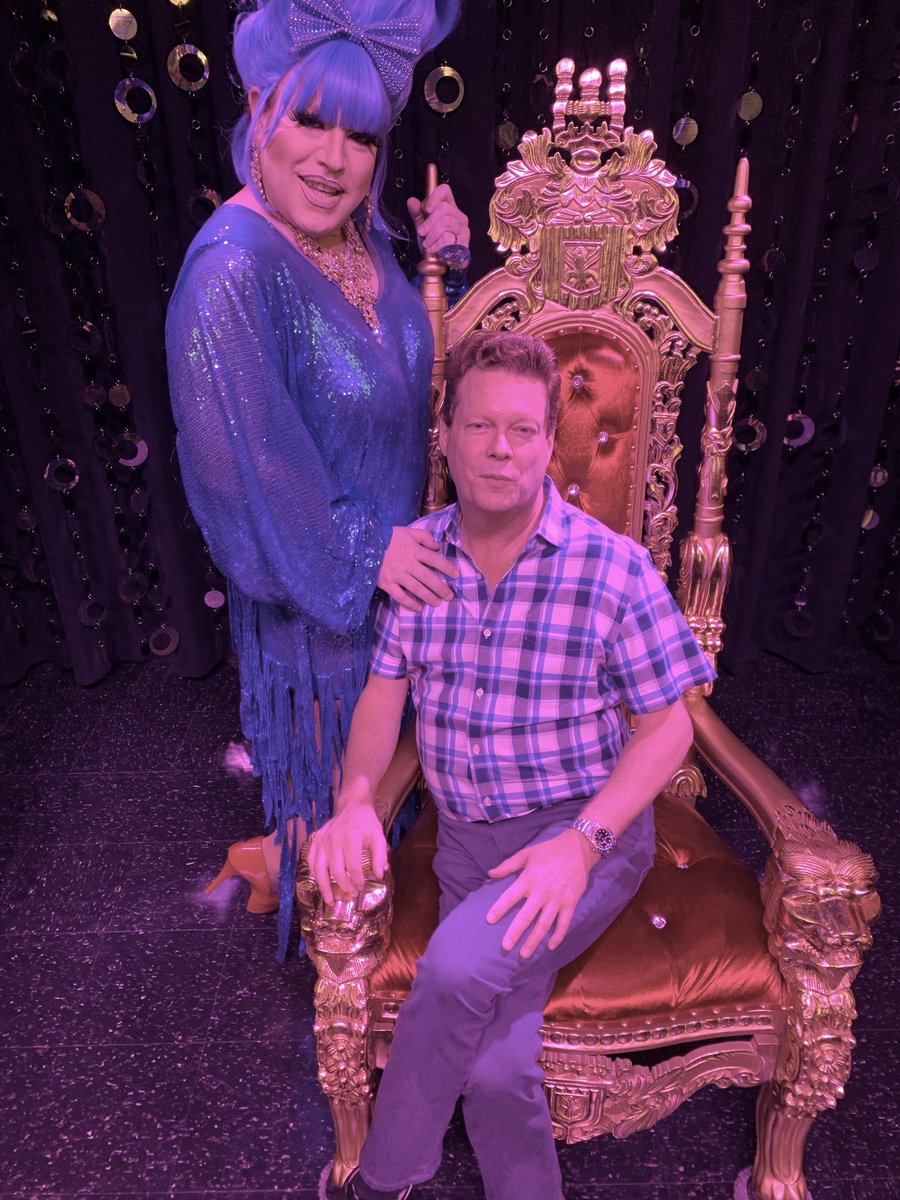 Lisa_Fielding's tweet photo. A new #Drag and dining experience is making its home in #Chicago’s #SouthLoop ! Tune in tomorrow @WBBMNewsradio as we get our first look inside @LipsChicago ! 💋 #LipsChicago #DragQueens https://t.co/Yx9KcY45JI
