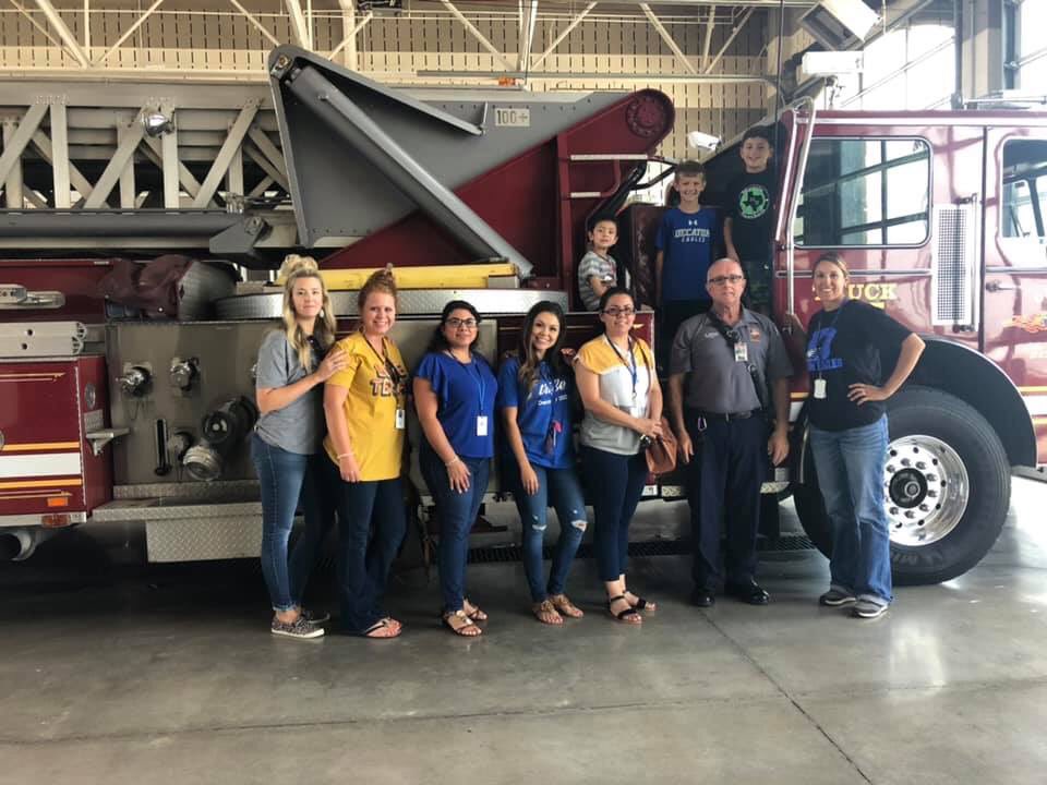 AlexandriaAmad1's tweet photo. Thank you Decatur Fire Department for your service! #RanndomActs #RannFamily #3rdGradeRocks @DISDRann  @BryantLindy @gabby1799 @kfinchersclass https://t.co/FQHGjarxPT