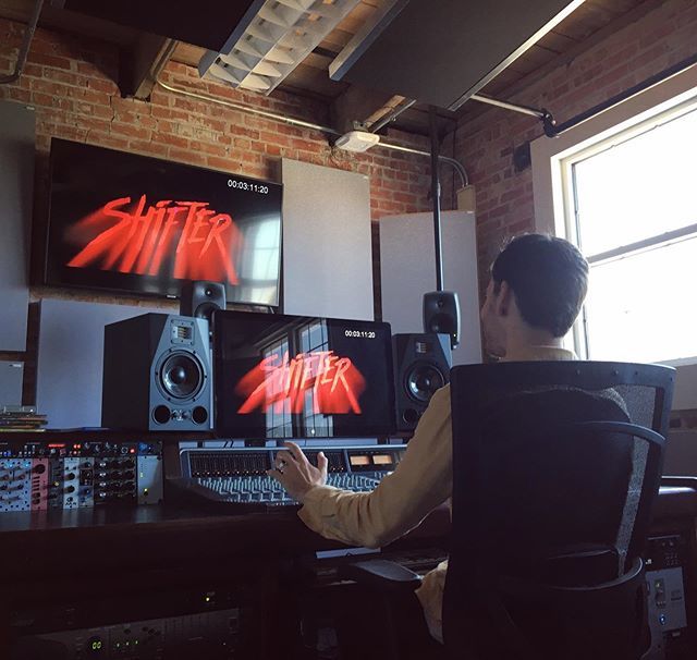 ElectricNostalg's tweet image. We’re getting SO CLOSE, gang! Sound dude extraordinaire @audio_janitor is making #Shifter sound SO 👏 GOOD 👏 #shifterfilm #postaudio #filmmaking #comingsoon ift.tt/2yZNNU1