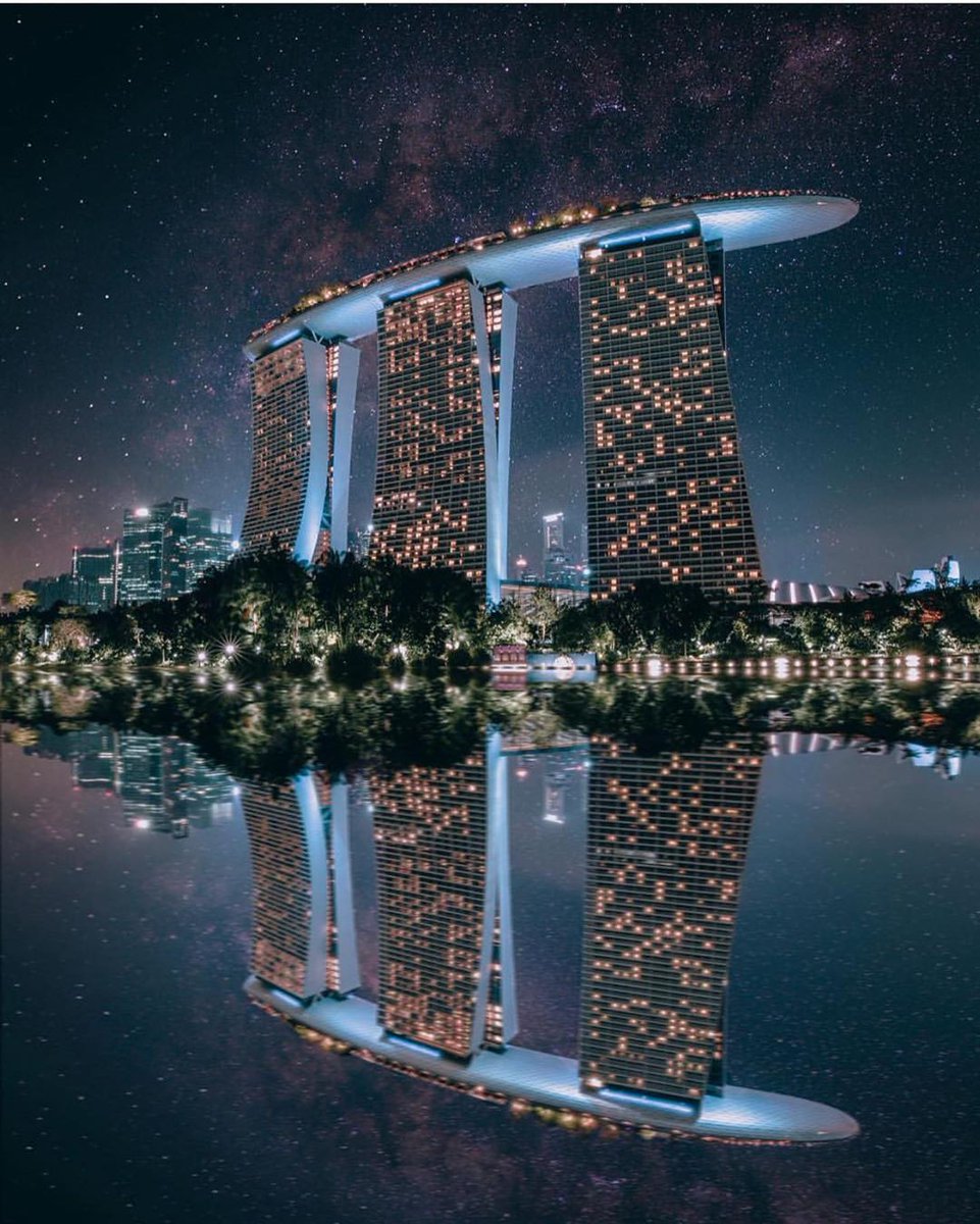 Photo_Inspired's tweet photo. Lovely Singapore 🇸🇬 at night, tag someone that would love to stay at this hotel 🏨 photo by highonmars https://t.co/j2bxvZtwJd