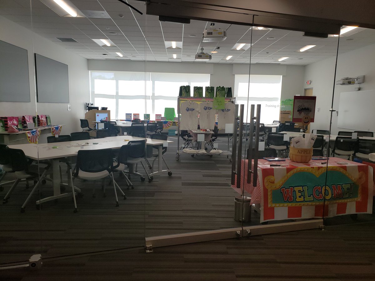 EdcampOnAStick's tweet photo. Sneak peek of our amazing space @TierneyHQ ...all set-up and waiting for an EPIC day of learning fun with #EdCampOnaStick edcampers!!! #makelearningstick #APPyHourintheMidway #Funhouse #Photobooth #foodonastick https://t.co/n30K3KJF0D