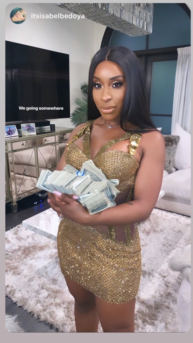 FacetheTrace's tweet photo. RT this photo of @jackieaina holding money and looking like money for a financial blessing 💰 💰 💰 https://t.co/ws3dzxtUy0
