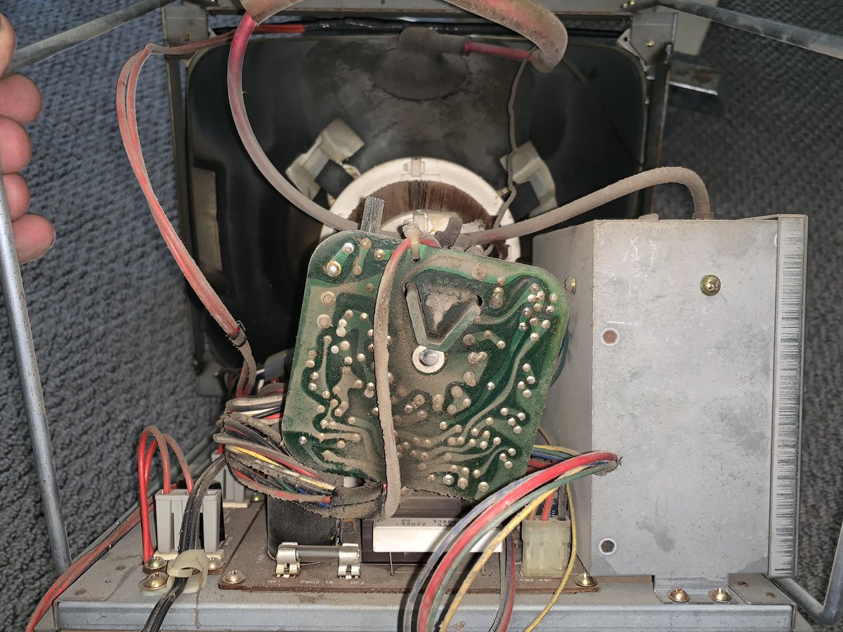 90minutetape's tweet photo. After lots of research I found the 13” monitor in the #Nichibutsu #MoonShuttle cocktail Arcade is none other than a Kaga KB240162. I wonder if it’s a girl monitor? Then it’d be Lady Kaga.
I’ll be here all week, folks. https://t.co/v1RahWmruo