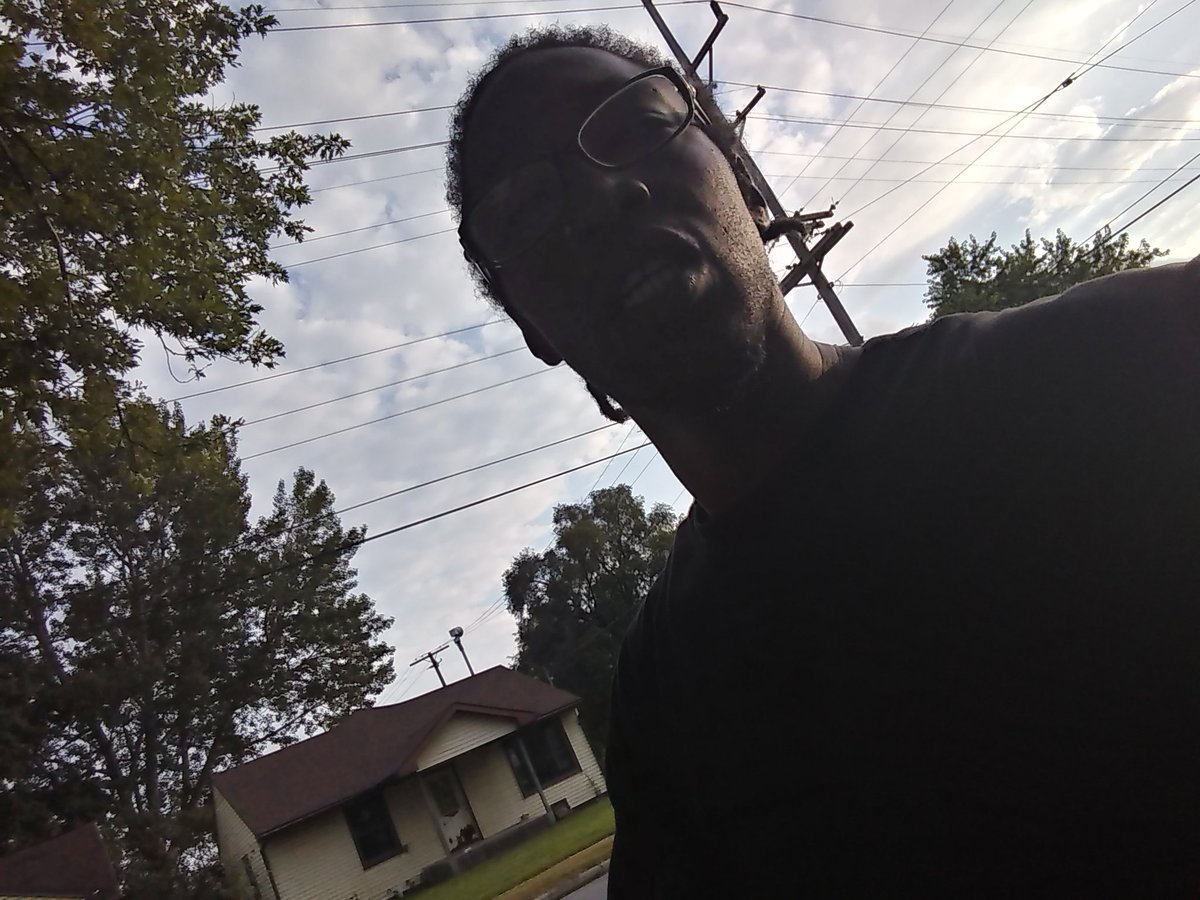 sodapsoze's tweet photo. I'm always out here little bitch @OffsetYRN https://t.co/WxPfY08Lgl