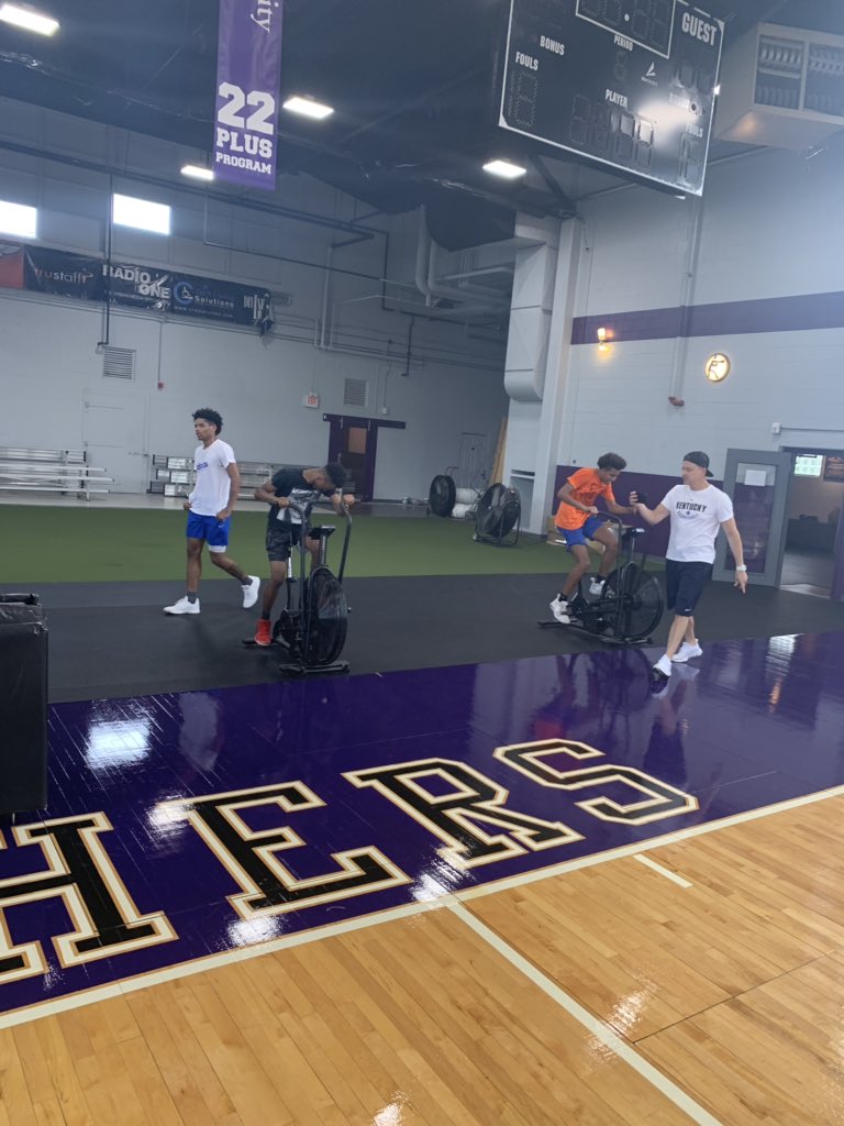 DohnPrepBball's tweet photo. We hope your Team is working hard!!! Cause we working harder, working smarter, and working consistent!!! #chasingscholarships #workhard #worksmart #workconsistent @dohnprepbball @operationathlete #OA #preseason https://t.co/fUhUdEhUXo