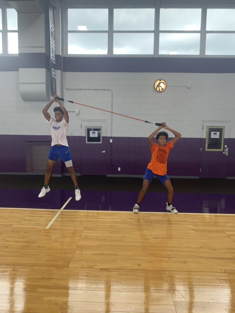 DohnPrepBball's tweet photo. We hope your Team is working hard!!! Cause we working harder, working smarter, and working consistent!!! #chasingscholarships #workhard #worksmart #workconsistent @dohnprepbball @operationathlete #OA #preseason https://t.co/fUhUdEhUXo