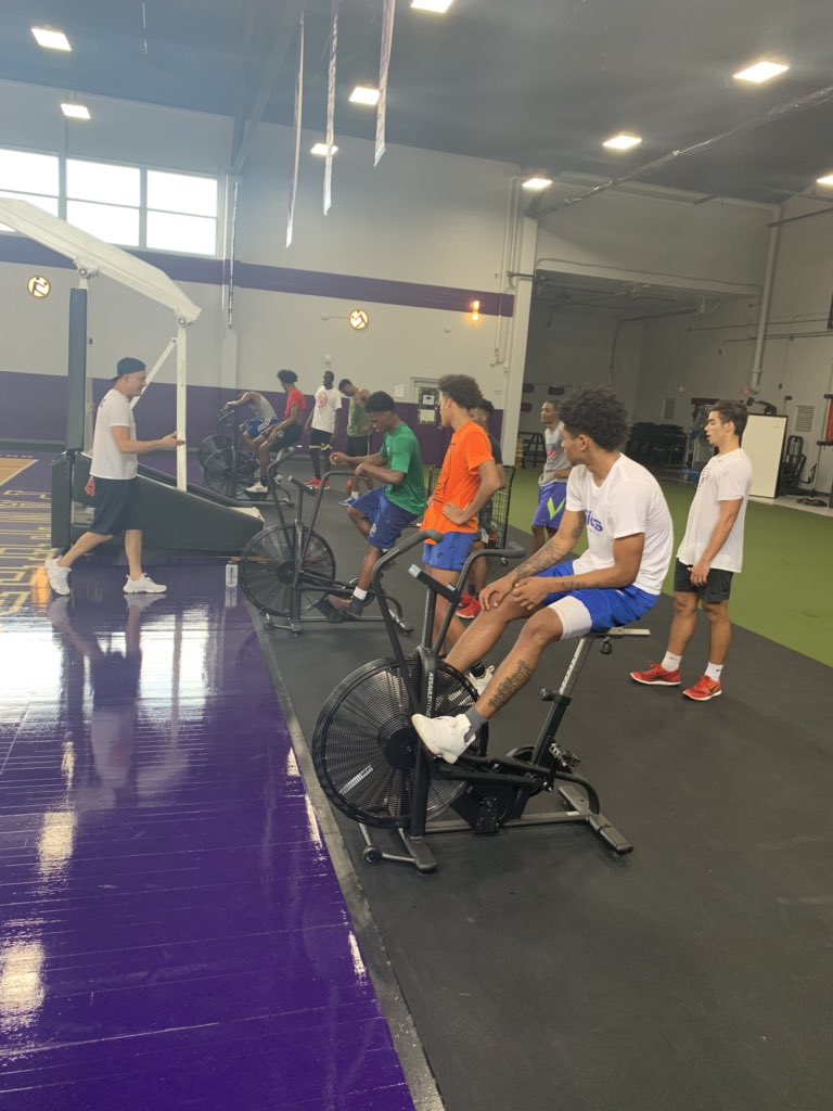 DohnPrepBball's tweet photo. We hope your Team is working hard!!! Cause we working harder, working smarter, and working consistent!!! #chasingscholarships #workhard #worksmart #workconsistent @dohnprepbball @operationathlete #OA #preseason https://t.co/fUhUdEhUXo