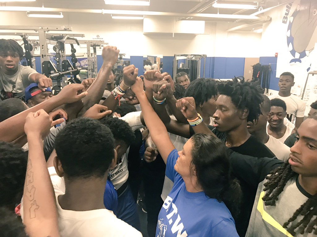 CarstarphenMJ's tweet photo. Who let the dogs out (in the renovated weight room)?!? Pumping iron w/ @APSWashington 🏈 coaches &amp; team! 💙🏋🏾‍♀️ w/ my squad (&amp; team captains) @EddieHillAPS,  @WestMahlon, @VachonRaye15, @Jayy21Island, @JacoreyLong &amp; @royalston2001! #dogtired  #onefamily @Principal_BTW https://t.co/kEooAZnxbH