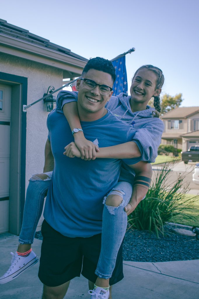 the_samrobinson's tweet photo. How my sister and I spend every first day of the school year. 🤓 🏫 https://t.co/1R9C9HNrQe