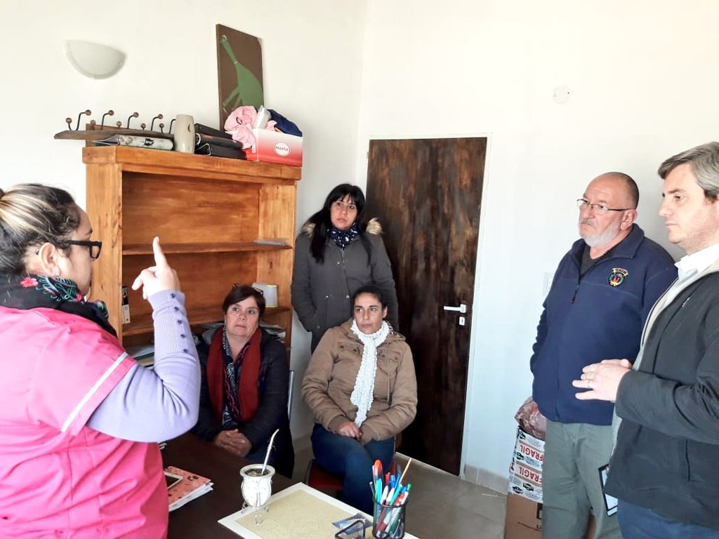 JoseLuisWalser's tweet photo. José Luis Walser #Hoy nos reunimos con Chabela Massiolo -Directora del Hogar de Niñas-  y con Mariana Bosch -Directora del Hogar de Niños- para conversar sobre el funcionamiento y situación de ambas instituciones... https://t.co/CPSXSGiRYp
