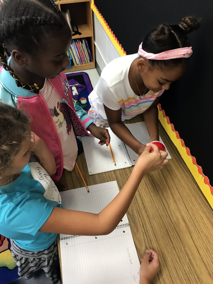 Levine’s Leaders synergizing to save Fred the worm! Cheers of success all around! <a href="/HCPSLanier/">Lanier Elementary</a> #BetterTogether #3rdgradelightstheway