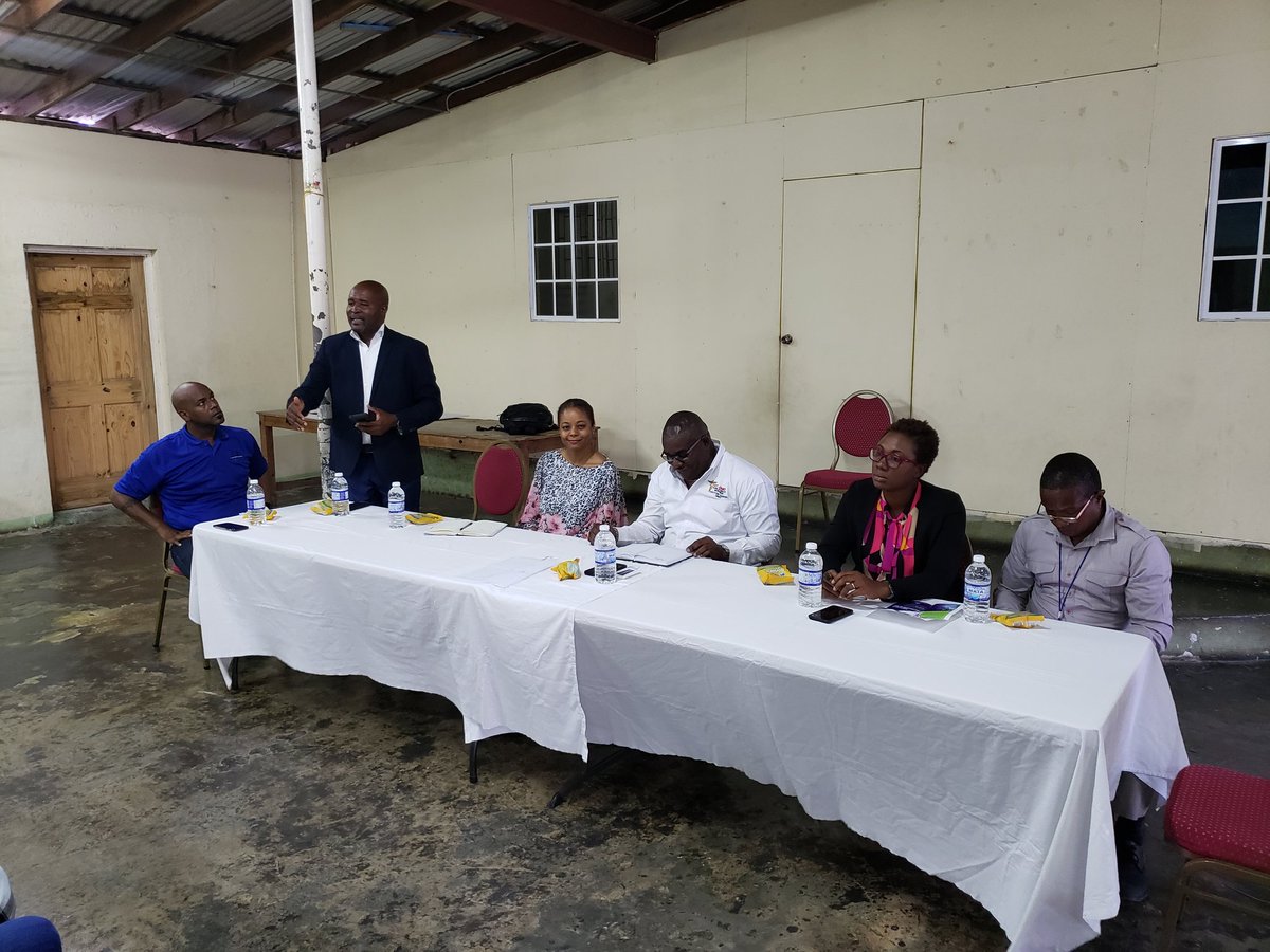 MalahooForteMP's tweet photo. #ConstituencyHappenings #StJamesWC #SpringGardenDivision #CatherineHall #CommunityMeeting with #StateAgencies providing important information & answering questions #WPM #MOH #NWC # NWA #CllrDwightCrawford https://t.co/Npvg3Q81gF