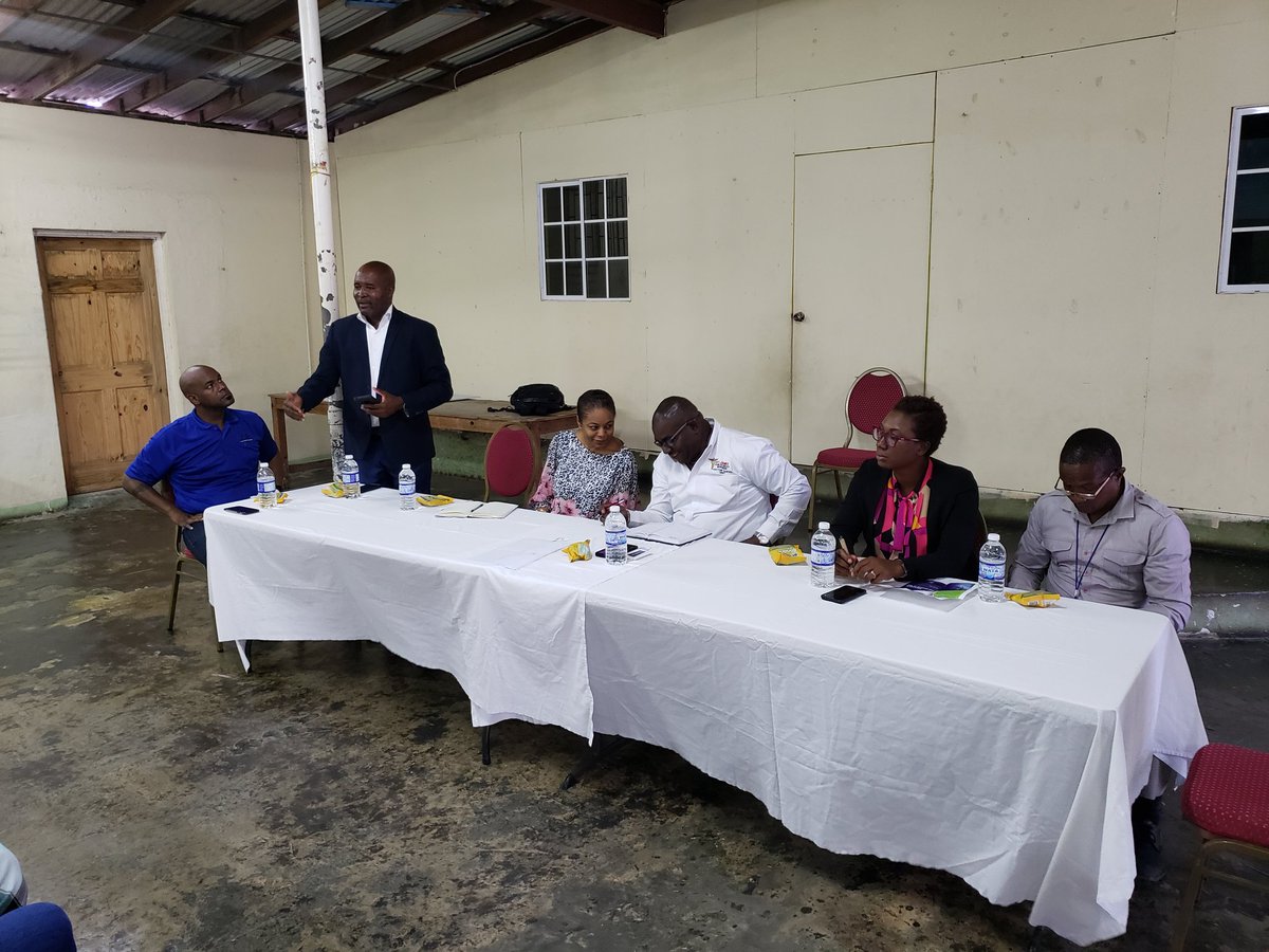 MalahooForteMP's tweet photo. #ConstituencyHappenings #StJamesWC #SpringGardenDivision #CatherineHall #CommunityMeeting with #StateAgencies providing important information & answering questions #WPM #MOH #NWC # NWA #CllrDwightCrawford https://t.co/Npvg3Q81gF