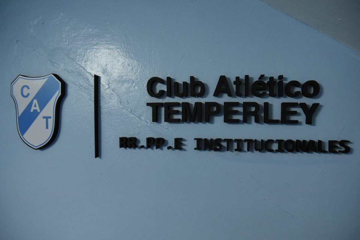 TemperleyOK's tweet photo. ⛽✨ Con la presencia de Federico Crivelli y Gabriel Hauche, se inauguró la Oficina del Departamento de Relaciones Públicas e Institucionales del Club Atlético Temperley.

Será un espacio de atención a la delegación visitante.

Nuestro hogar, ¡cada día más lindo! 💙 https://t.co/P4o4M2jdRr