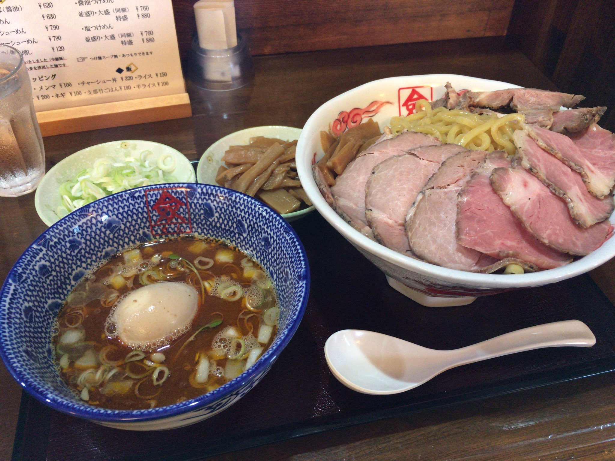 悪玉菌 花巻 僉 せん 醤油つけ麺特盛チャーシューメンマ煮卵トッピング チャーシューというか一つの肉料理 花巻 ラーメン T Co Mwn8ddopze Twitter