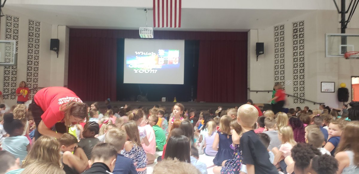 4 houses. 1 family. Such a fun assembly to kick off the year. #BeDifferent #BeNice #PeinePride #WSDlearns