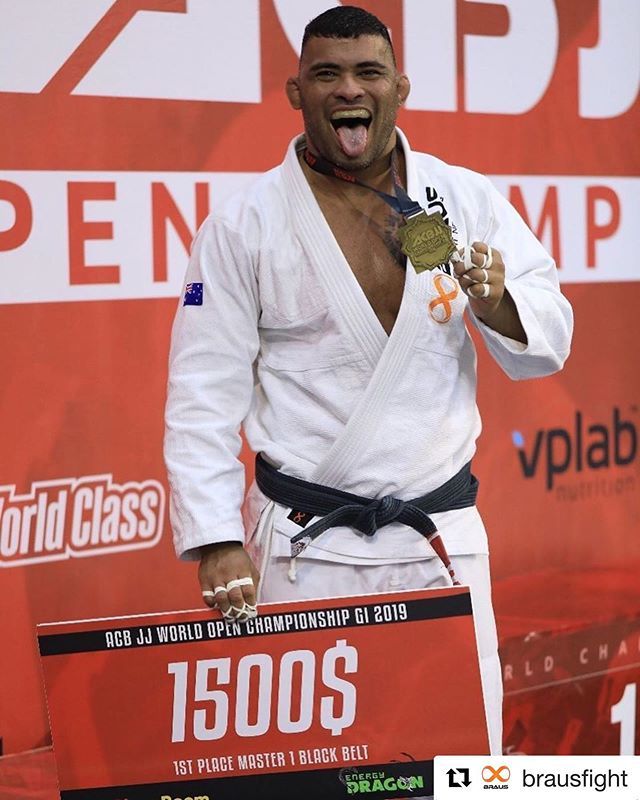 TenmeiOnline's tweet photo. #Repost @brausfight
@acb_jj World Open Championship || @ricardoevangelista #InfinityForce 🥇.
📸 @jhonyazeir .
♾
https://t.co/V0Gpymf8KB
. . .
#BRAUS #LivingJiuJitsu #BrausFight #TheFightNeverEnds #JiuJitsu #TheDailyGrindIsReal
#ResilienceMakeDreamsRea… https://t.co/euYeL5Q5JW https://t.co/GTwa6vbMPQ