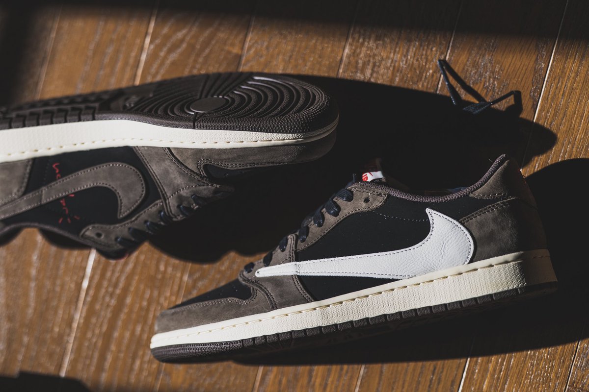 nike sneakrs twitter